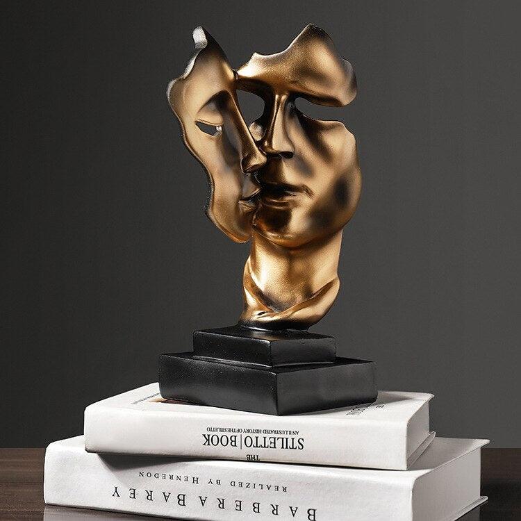 Escultura "O Beijo de Ouro" -  Vitrella